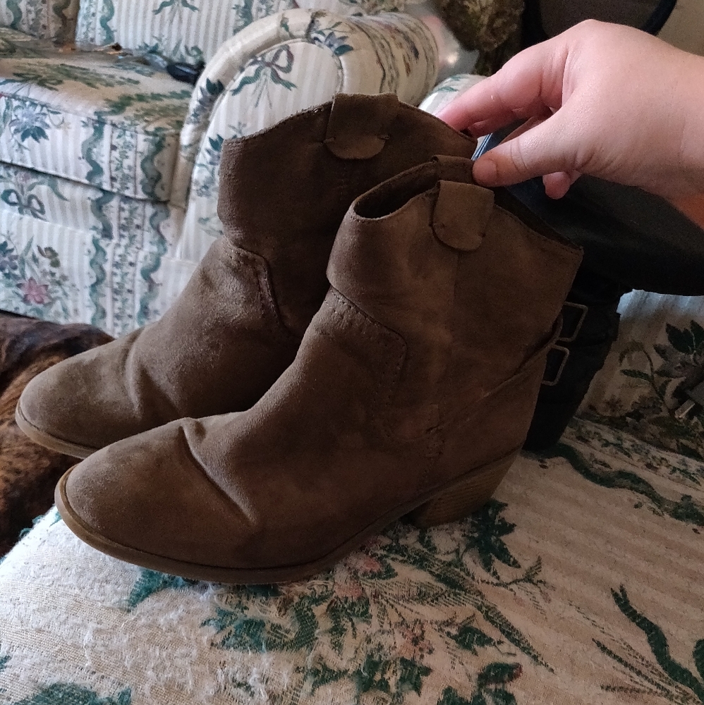 Ankle booties
